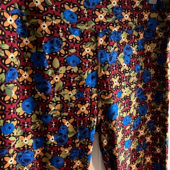 B2.12 NWT LULAROE TC Leggings ⢠Floral NWT - Picture 2 of 4